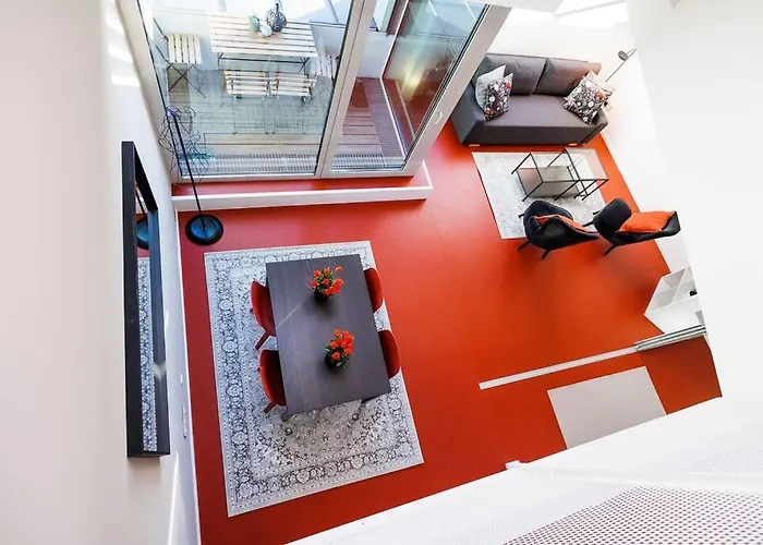 Julius 25 - Modern Comfort, 5 Mins To Center Apartment