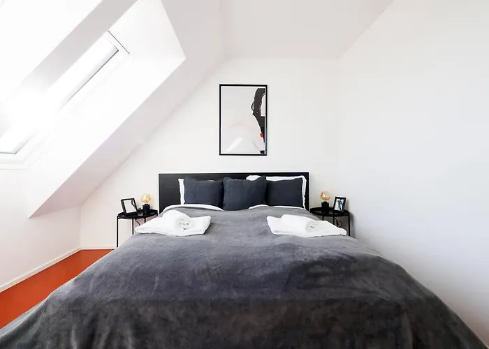 Julius 25 - Modern Comfort, 5 Mins To Center *