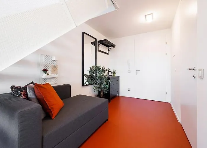 Julius 25 - Modern Comfort, 5 Mins To Center Apartment