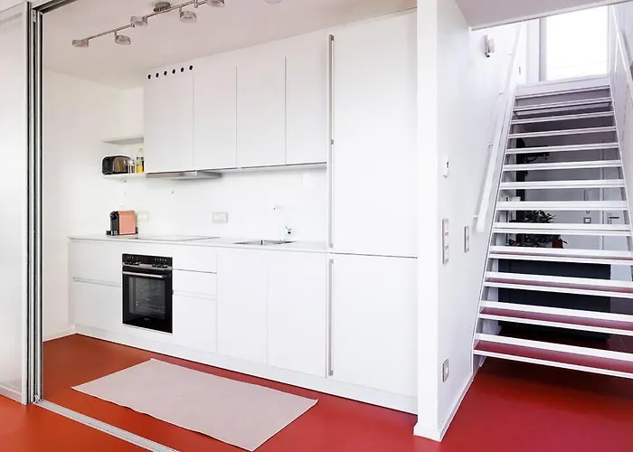 Julius 25 - Modern Comfort, 5 Mins To Center Apartment *